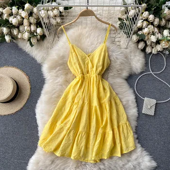 FMFSSOM 2021 m. Vasarą Spageti Dirželis Siuvinėjimo Gėlių Suknelė Moterų Paplūdimio Mini Stiliaus Seksualus V-Kaklo-Line, baltus Drabužius