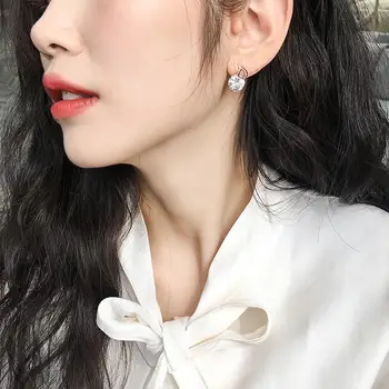 Korėjos versija mados earings temperamentas paprastu laišku D cirkonis auskarai moterų pardavimo auskarai didmeninė priedai