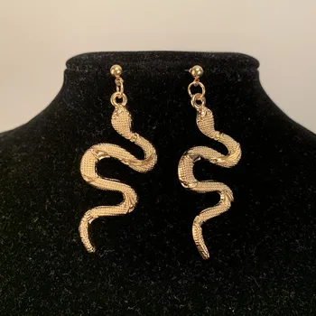 Europos ir Amerikos asmenybės šviesą gyvatė lydinio auskarai Europos ir Amerikos perdėti auskarai moterų stiliaus šalis