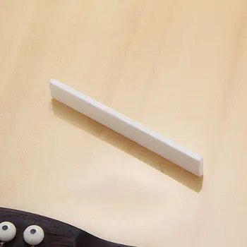 Klasikinis balno pin tiltas ispanų gitaros styga