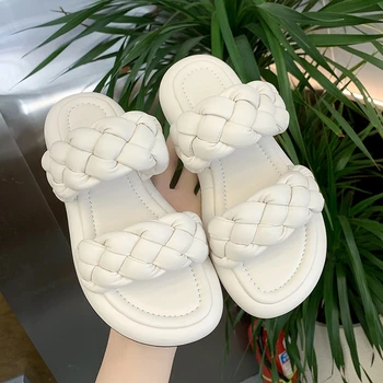 Pleišto Sandalai, Šlepetės 2021 Naujų Korėjos Stilius Paprastas Baltas Kvadratas Galvos Sponge Cake Mados Kryžiaus Šlepetės Moterims Moters Batai