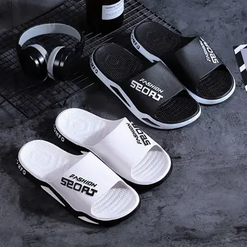 Vasarą vyrams, šlepetės 2021 naujų dizainerių prabangos prekės vyrų batai lauko neslidus namų storas soled sandalai žodis cool šlepetė