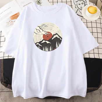 Japonų Ukiyo-E GraphicWomen s Tee Marškinėliai Hip-Hop Prarasti Streetwear 2021 M. Vasaros Mados Viršūnes Mados Pagrindai, Juoda T-Shirt Moterims